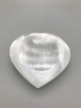 Load image into Gallery viewer, Selenite Heart Bowl
