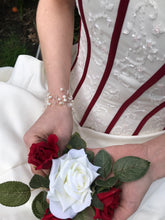 Load image into Gallery viewer, Pearl & Quartz Illusion Bracelet