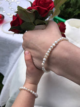 Load image into Gallery viewer, Classic Freshwater Pearl Bracelet
