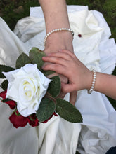 Load image into Gallery viewer, Classic Freshwater Pearl Bracelet