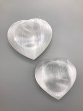 Load image into Gallery viewer, Selenite Heart Bowl
